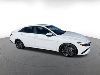 Used 2025 Hyundai Elantra Limited video 2