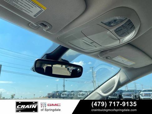 Used 2024 Chrysler Pacifica Touring-L FWD image 20