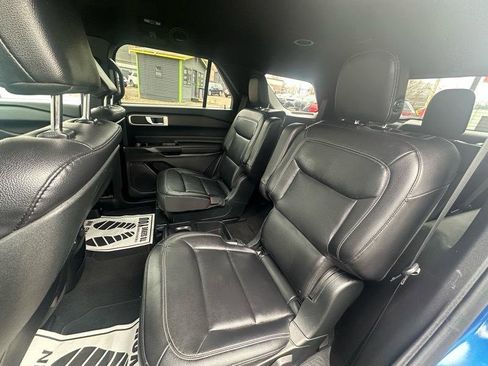 Used 2020 Ford Explorer XLT w/ Equipment Group 202A image 14