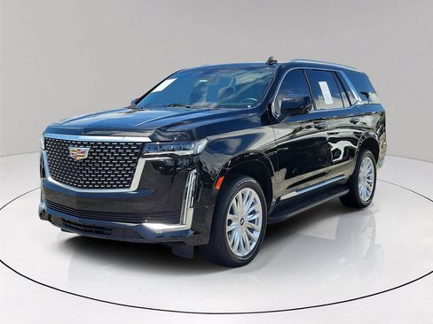 Used 2023 Cadillac Escalade Luxury image 3