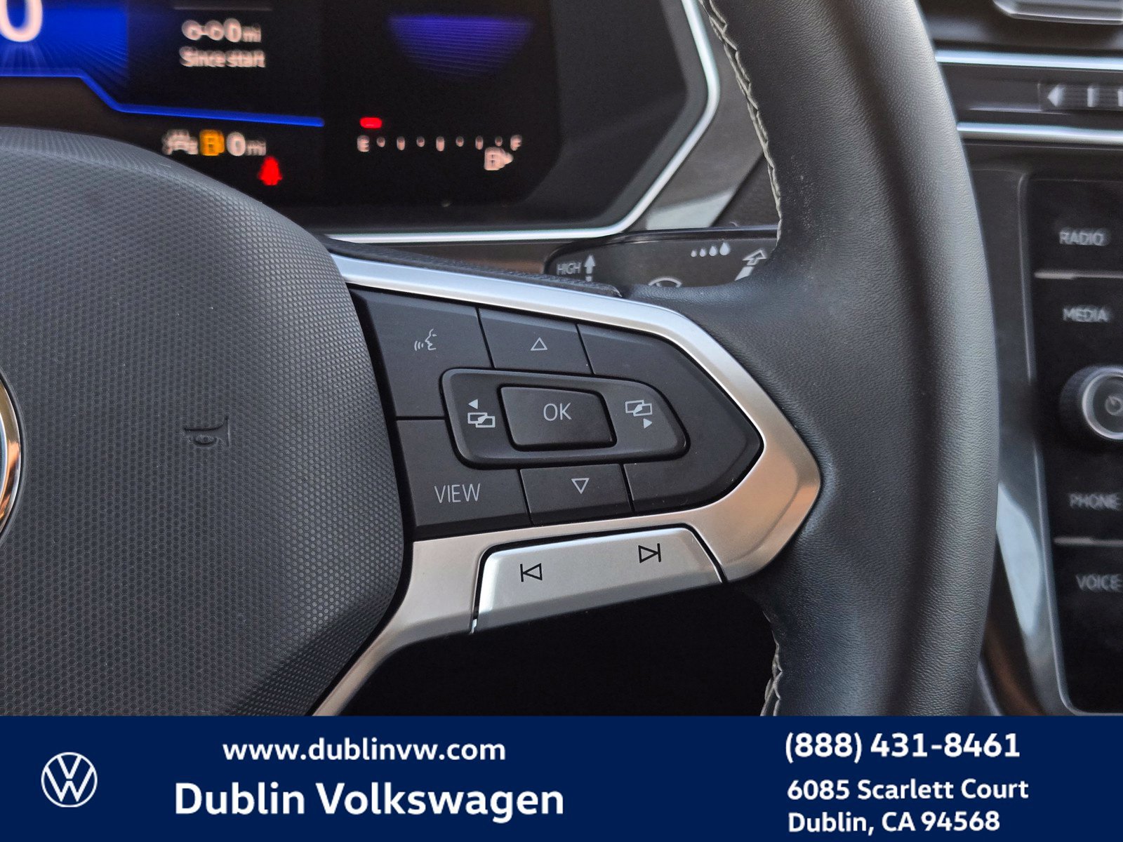 Certified 2023 Volkswagen Tiguan SE FWD image 19