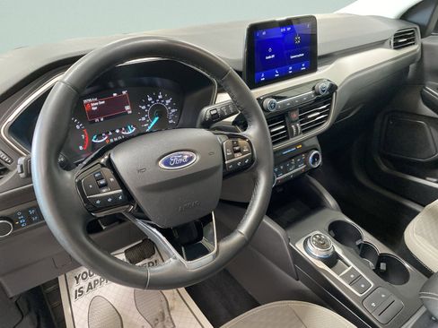 Used 2022 Ford Escape SE w/ Cold Weather Package image 13