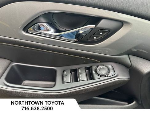 Used 2020 Chevrolet Traverse LS FWD image 19