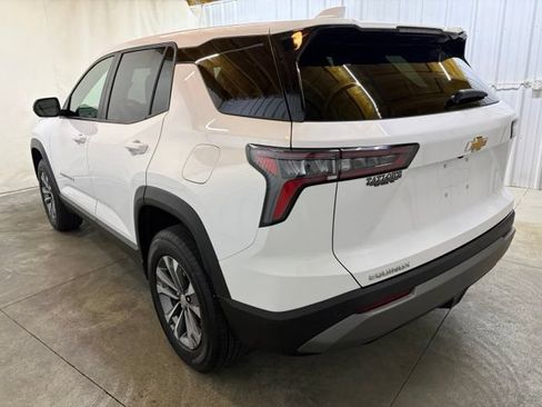 Used 2025 Chevrolet Equinox LT FWD image 6