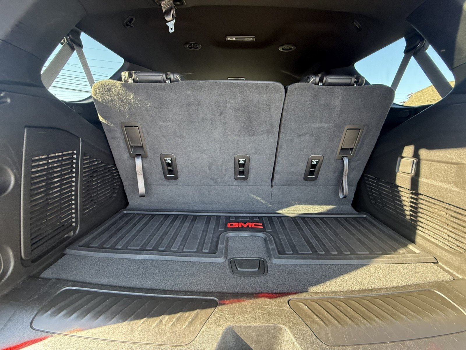 Used 2023 GMC Yukon SLT AWD/4WD image 30