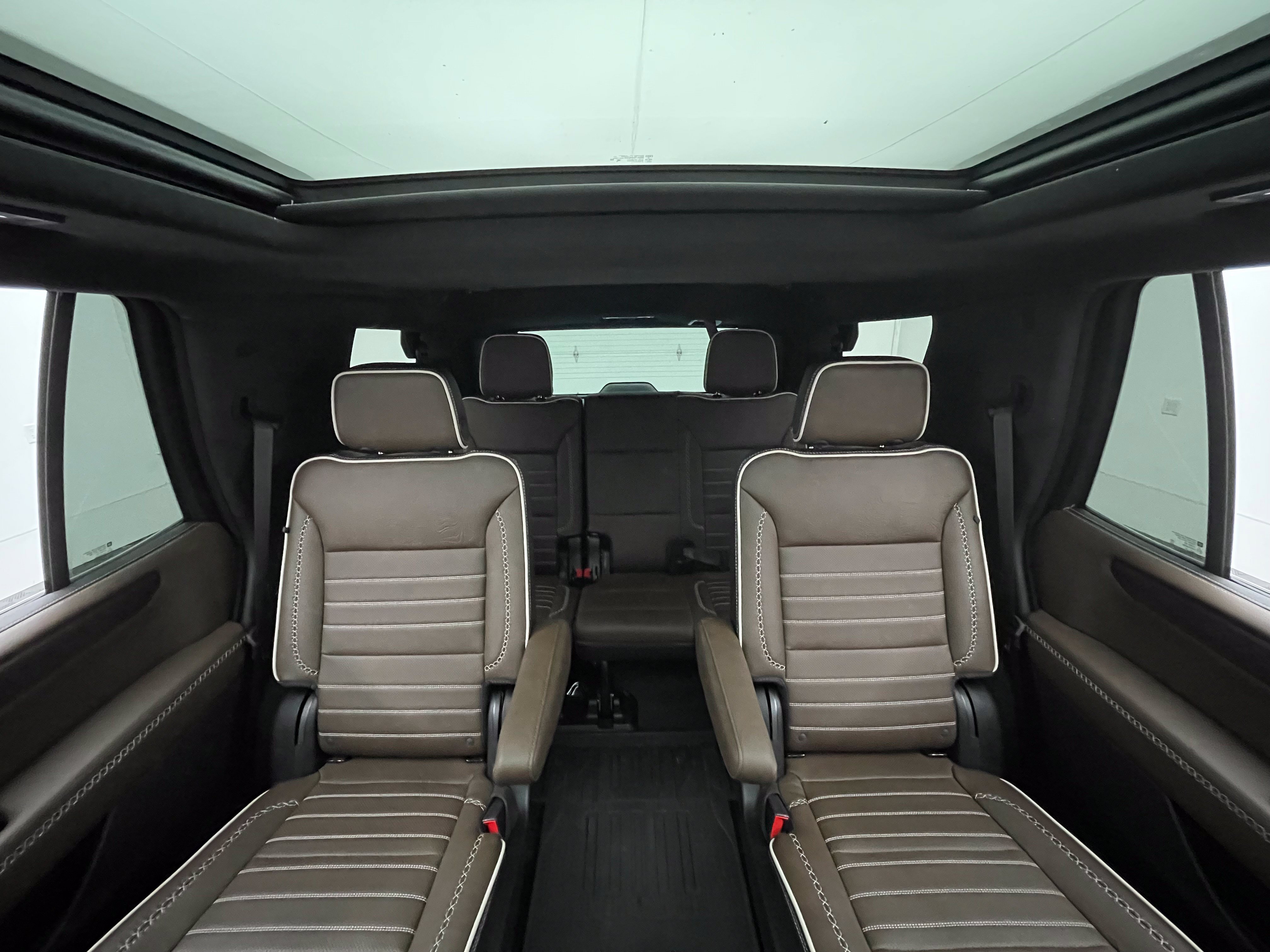 Used 2026 GMC Yukon Denali Ultimate w/ LPO, Floor Liner Package AWD/4WD image 49