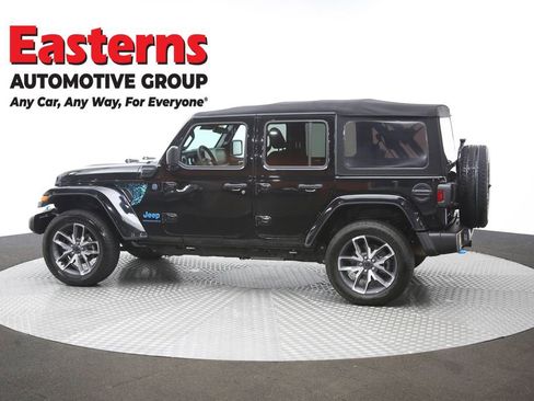 Used 2024 Jeep Wrangler Unlimited AWD/4WD image 64