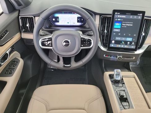 New 2026 Volvo XC90 B6 Core w/ Protection Package AWD/4WD image 17