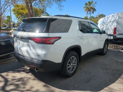 Used 2022 Chevrolet Traverse LT image 5