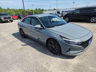 Certified 2022 Hyundai Elantra SEL image 1