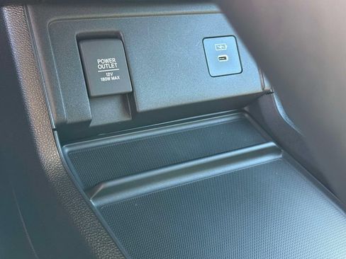 Used 2025 Acura RDX SH-AWD image 25