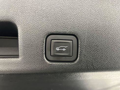 Certified 2025 Chevrolet Traverse High Country w/ LPO, Floor Liner Package AWD/4WD image 35