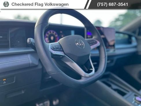 Used 2026 Volkswagen Tiguan SE R-Line AWD/4WD image 18