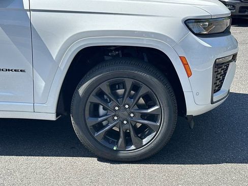 New 2026 Jeep Grand Cherokee Limited AWD/4WD image 14