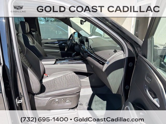 Certified 2024 Cadillac Escalade V w/ LPO, ONYX Package AWD/4WD image 7
