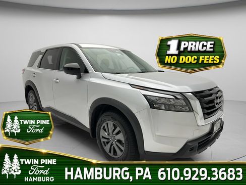 Used 2024 Nissan Pathfinder S AWD/4WD image 1