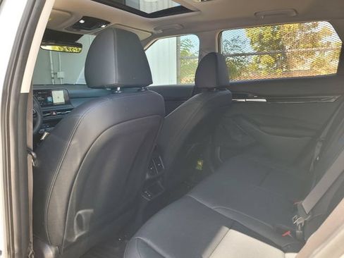 Certified 2024 Kia Seltos SX w/ SX Sunroof Package AWD/4WD image 16