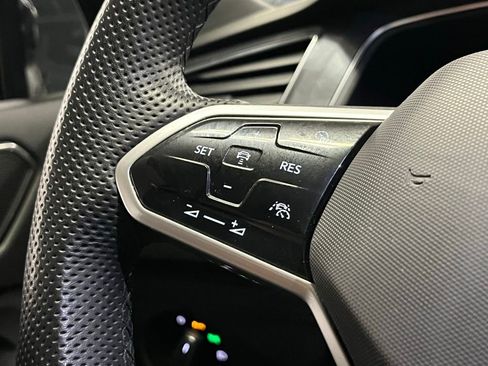 Used 2022 Volkswagen Tiguan SE R-Line AWD/4WD image 26