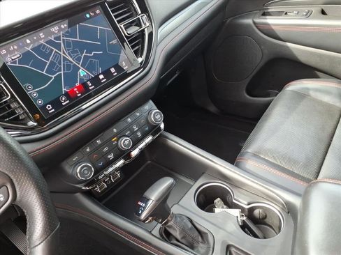 Used 2024 Dodge Durango GT image 11