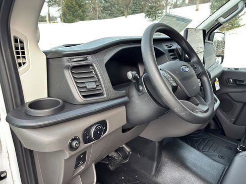 New 2026 Ford Transit 250 148 Medium Roof w/ Load Area Protection Package RWD image 12