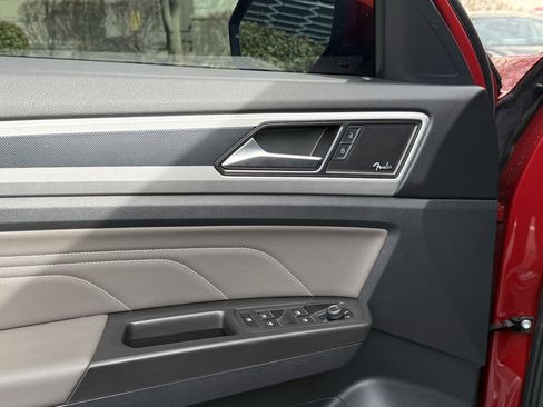 Used 2023 Volkswagen Atlas SEL Premium image 9