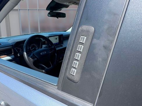 Used 2022 Ford Maverick Lariat w/ Lariat Luxury Package FWD image 16