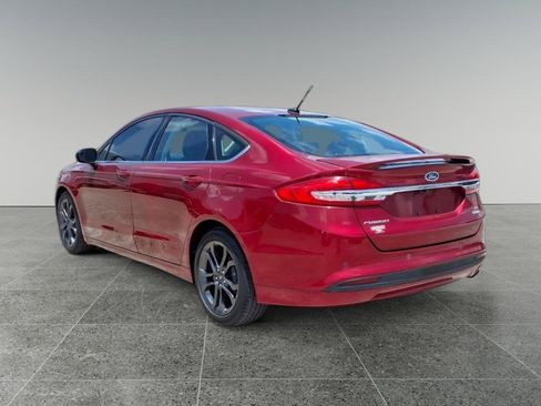 Used 2018 Ford Fusion SE w/ Equipment Group 201A FWD image 5