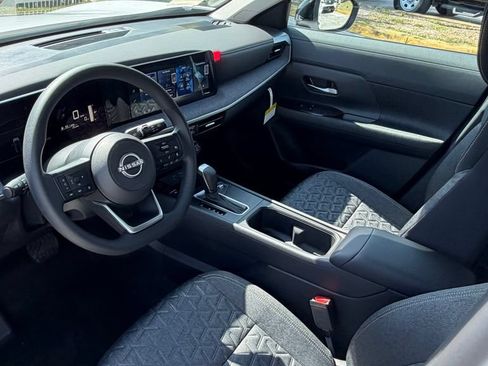 Used 2026 Nissan Kicks SV FWD image 12