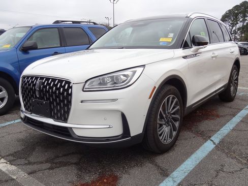 Used 2024 Lincoln Corsair Reserve w/ Equipment Group 202A image 3