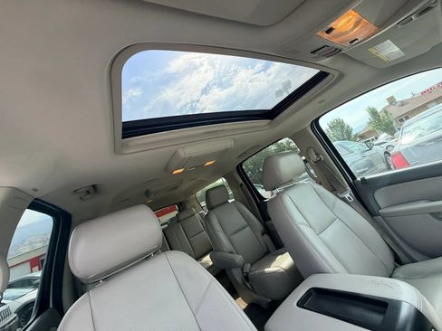 Used 2013 Chevrolet Suburban LTZ AWD/4WD image 27