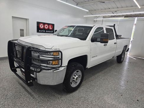 Used 2019 Chevrolet Silverado 2500 W/T w/ WT Convenience Package RWD image 3