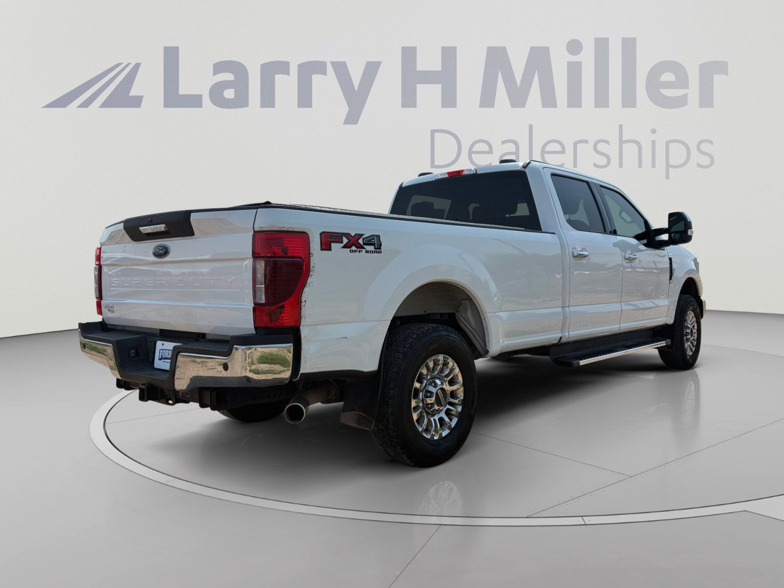 Certified 2020 Ford F250 XLT w/ XLT Premium Package AWD/4WD image 5