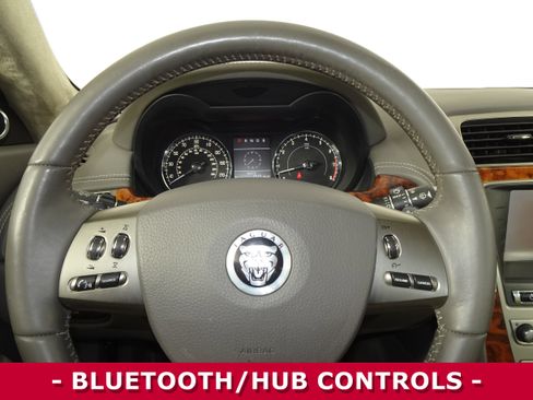 Used 2010 Jaguar XK Convertible image 12