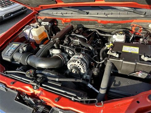 Used 2010 GMC Canyon SLT image 25