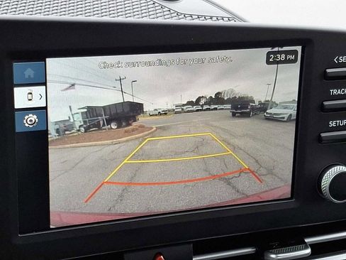 Used 2024 Hyundai Elantra SE image 20