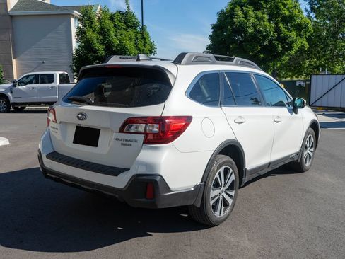 Used 2018 Subaru Outback 3.6R Limited AWD/4WD image 7