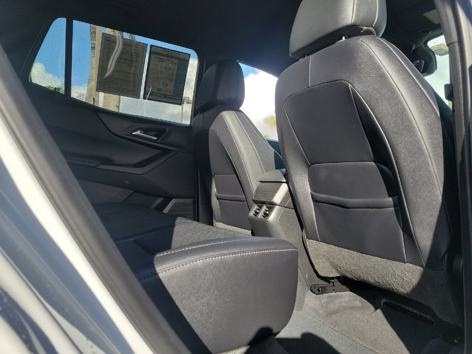 Used 2025 Chevrolet Equinox LT w/ Convenience Package II FWD image 23
