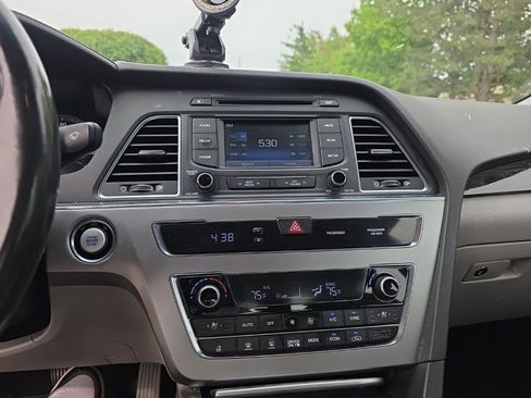 Used 2016 Hyundai Sonata Limited FWD image 18