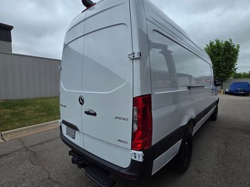 New 2025 Mercedes-Benz Sprinter 2500 image 3