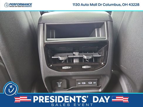 New 2026 Jeep Grand Cherokee Altitude image 15