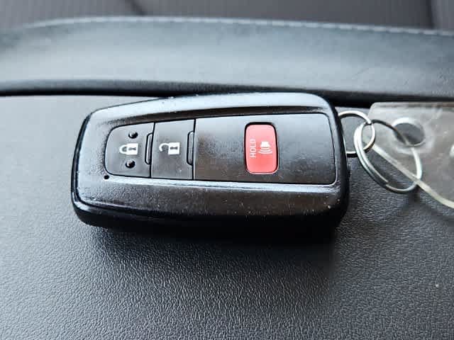 Used 2023 Toyota Highlander L FWD image 28