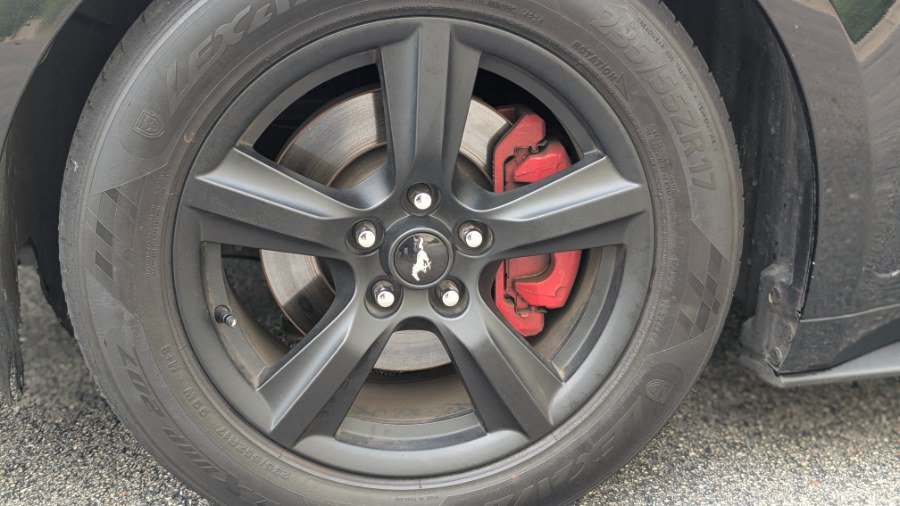 Used 2018 Ford Mustang Coupe RWD image 27