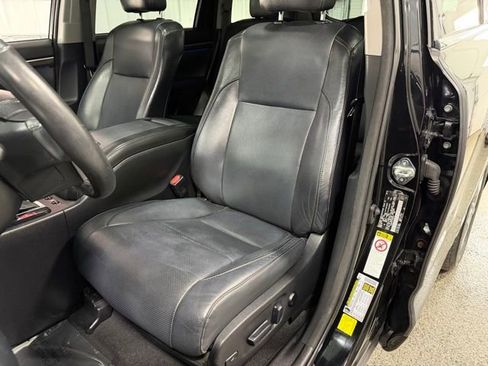 Used 2015 Toyota Highlander Limited Platinum image 26
