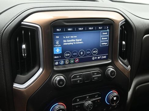Used 2021 Chevrolet Silverado 1500 High Country w/ Technology Package AWD/4WD image 8