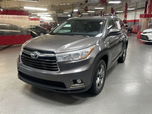 Used 2016 Toyota Highlander Limited FWD image 5