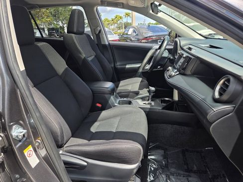 Used 2018 Toyota RAV4 XLE FWD image 19