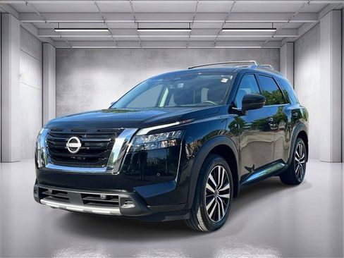 Used 2025 Nissan Pathfinder Platinum w/ Cargo Package FWD image 7