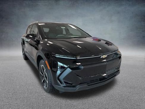 New 2026 Chevrolet Equinox EV LT image 4