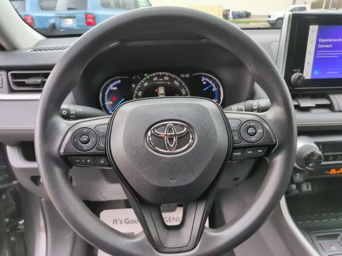 Certified 2024 Toyota RAV4 XLE image 25