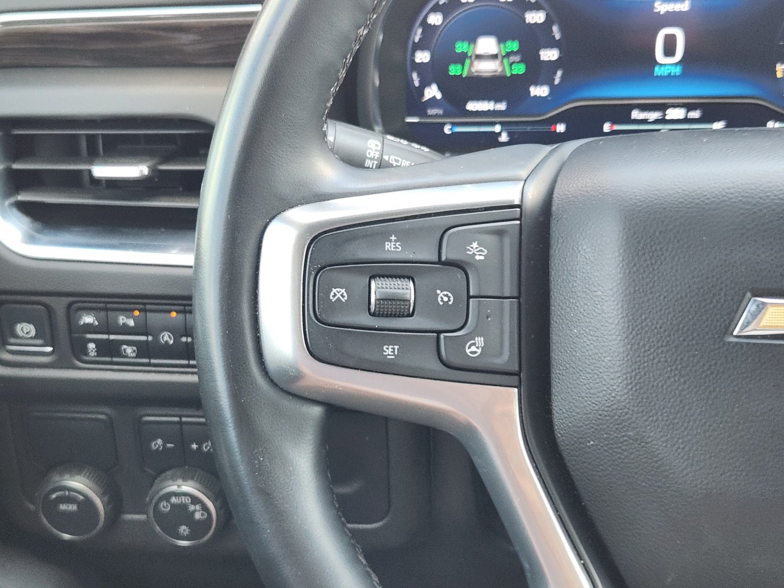 Used 2024 Chevrolet Tahoe LT w/ Luxury Package RWD image 32